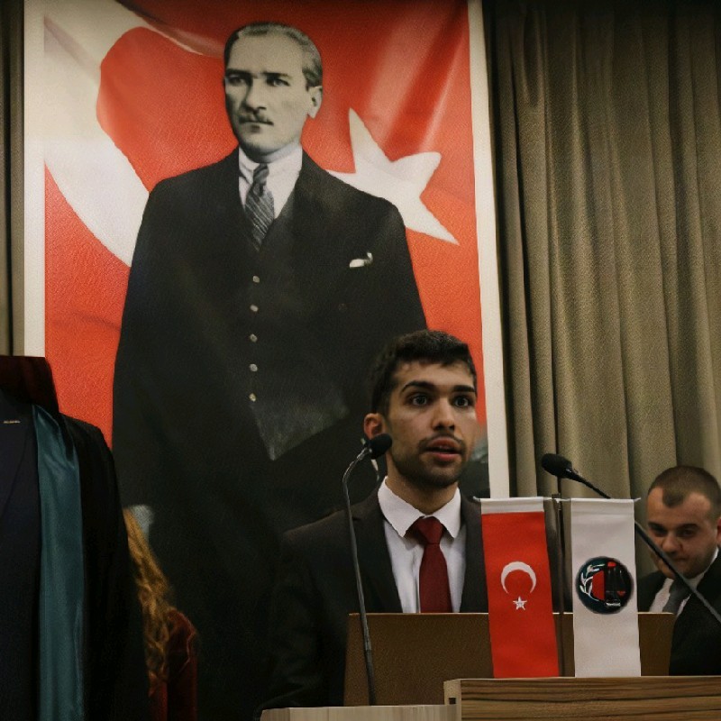 Avukat Ahmet Coşkun konuşma yapıyor